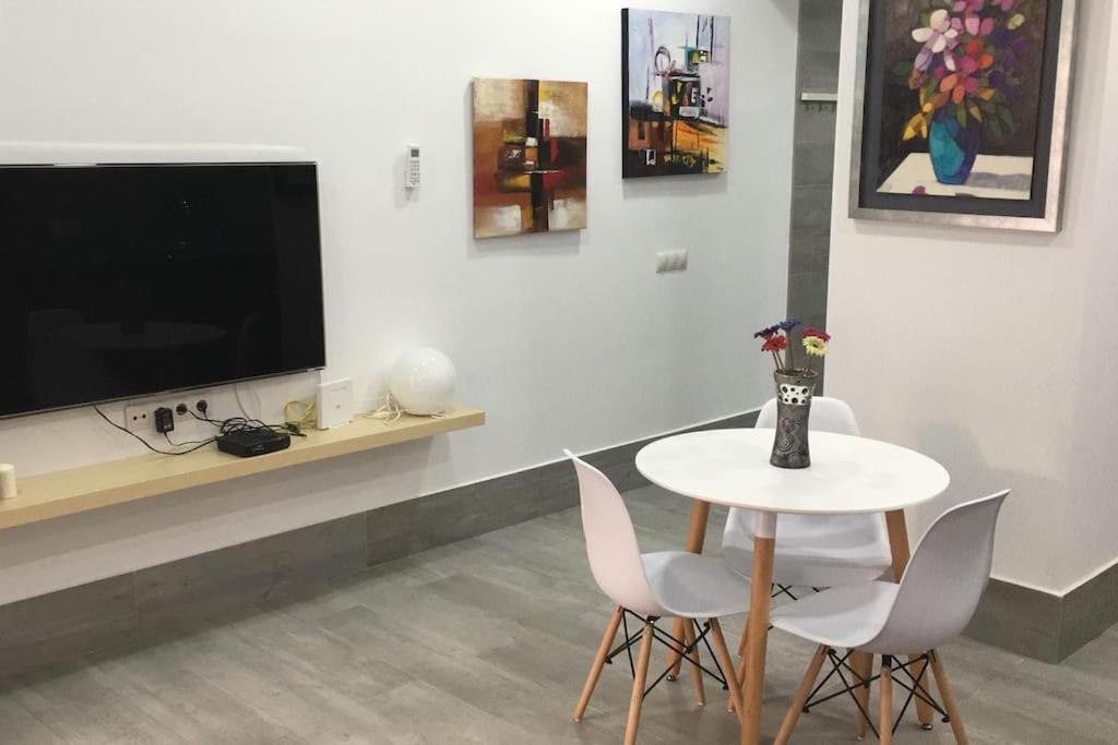 Apartamento A, A 3 Minutos De La Estacion Central De Bus Y Tren Málaga Extérieur photo
